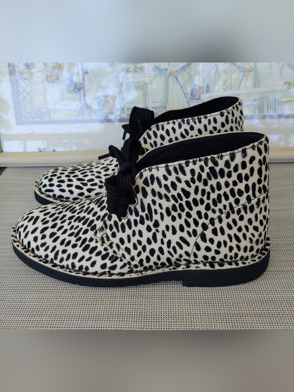 Clarks "Desert 2" Black/Cream Calf-Hair Suede Animal-Print Chukka Boots. Size 8M